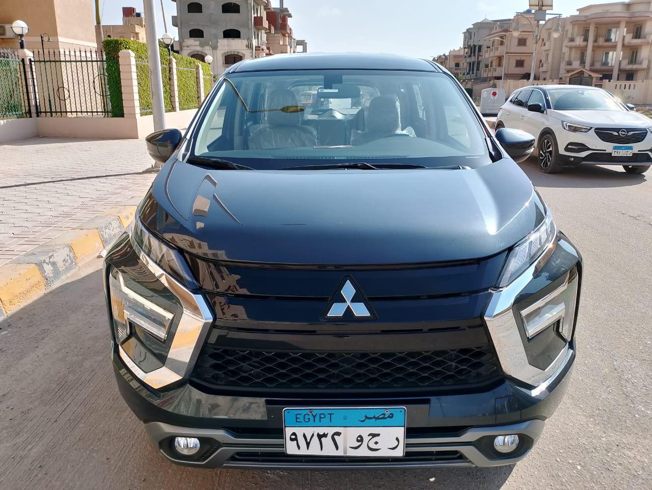 mitsubishi xpander black 02