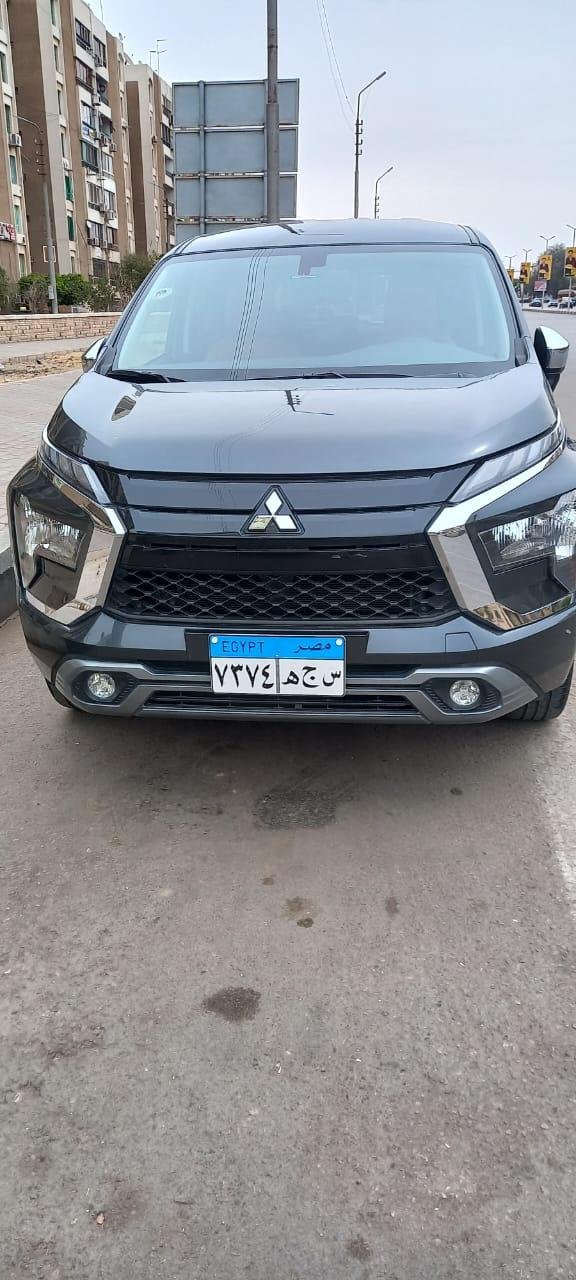 mitsubishi xpander white 03