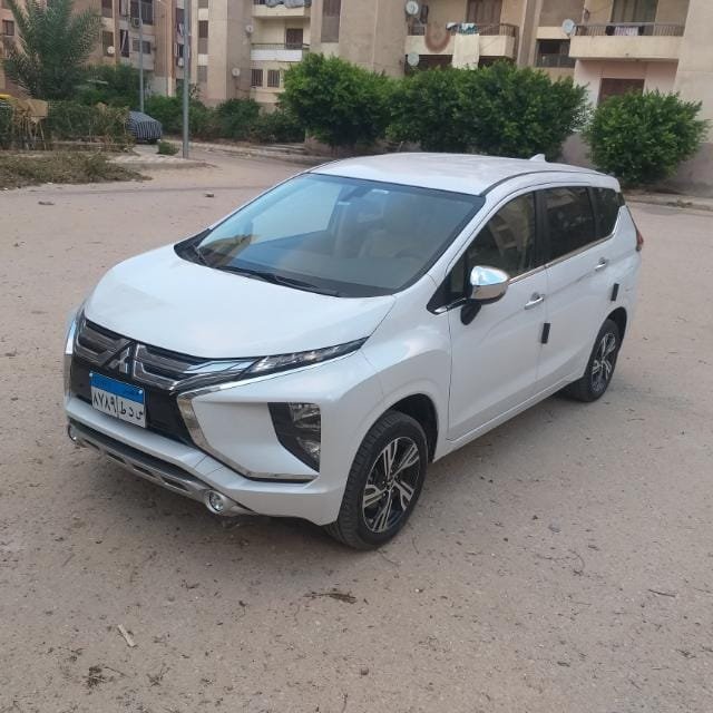 mitsubishi xpander white 08
