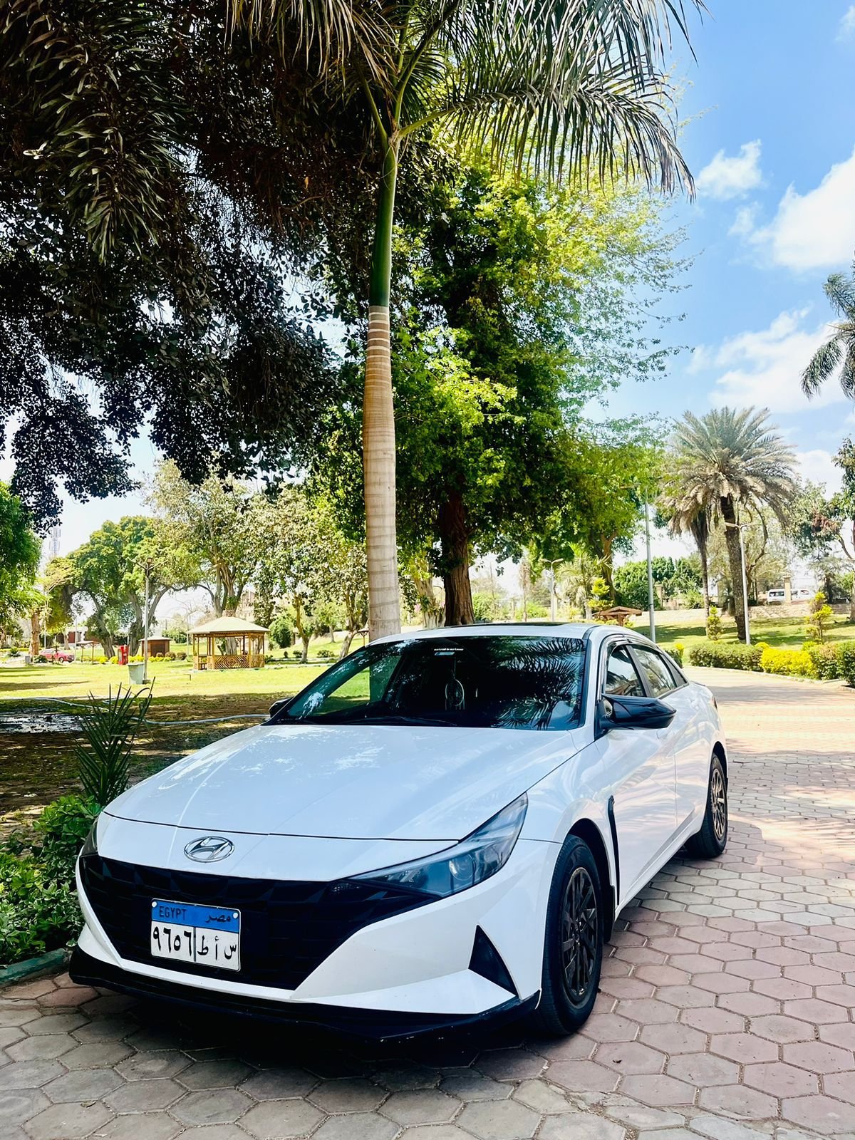 mitsubishi xpander white 12