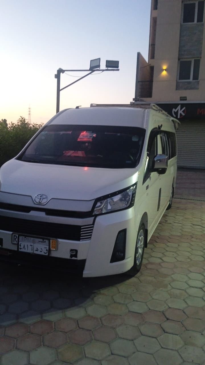 toyota hiace 04